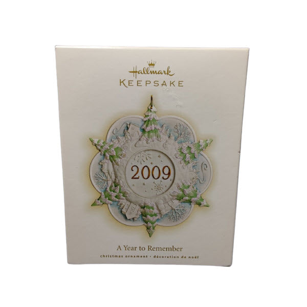2009 A Year to Remember Hallmark Ornament (Snowflake) QXG6625