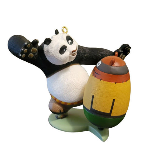 2009 An Unlikely Hero Hallmark Ornament (Kung Fu Panda) QXI1335