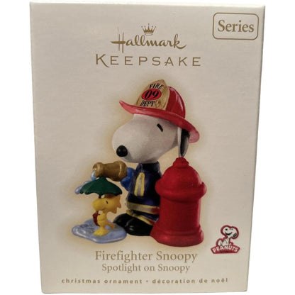 2009 Firefighter Snoopy Hallmark Ornament (Spotlight on Snoopy) QX8102