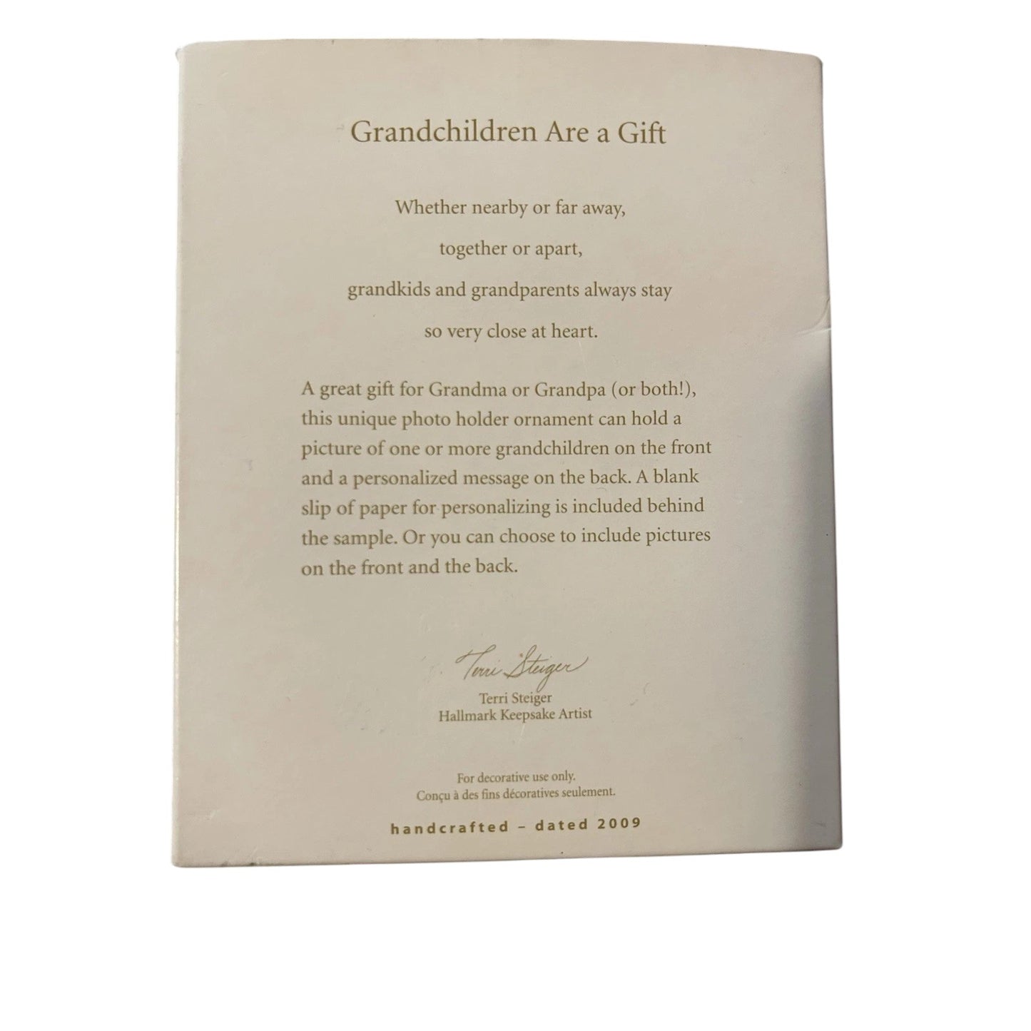 2009 GrandChildren Are a Gift Hallmark Ornament (Photo Holder) QXG6682