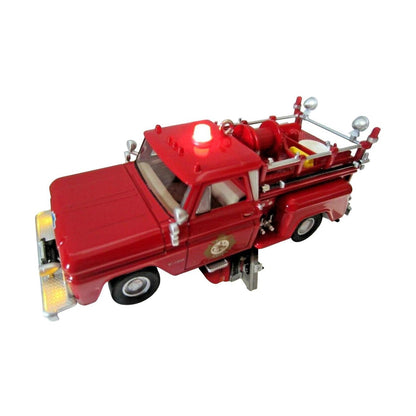 2009 Hallmark Ornament (1965) Chevrolet Fire Engine Hallmark Ornament (Fire Brigade) QX8612 Image1