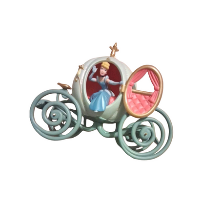 2009 Her Moment to Shine Hallmark Ornament (Cinderella) QXD2082 Image3