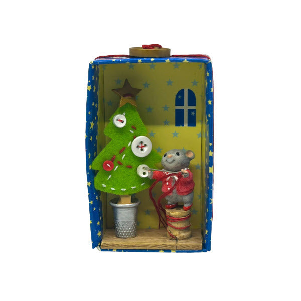 2009 Make a Little Merry! Hallmark Ornament (Mouse) QXE3105