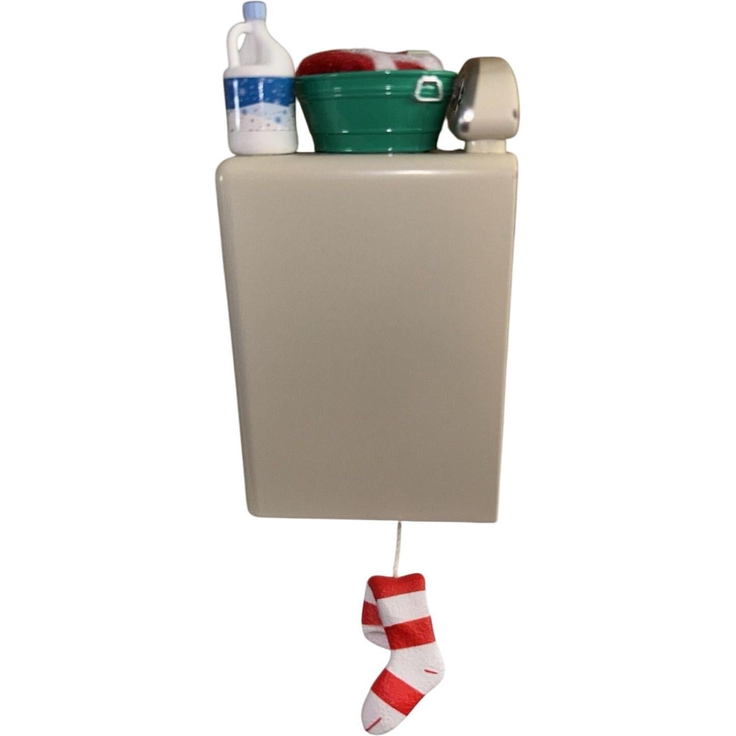 2009 Santa's Merry Machine Hallmark Ornament (Santa's Merry Machine) QXG6622