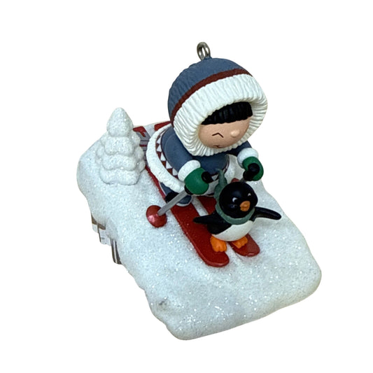 2009 Skiing Hallmark Ornament (Frosty Friends) QX8205 Image1