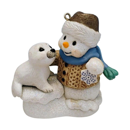 2009 Snow Buddies Hallmark Ornament (Snow Buddies) QXC8095 Image1