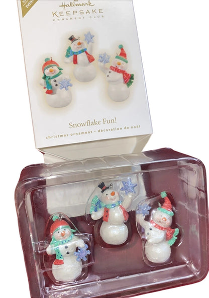2009 Snowflake Fun! Hallmark Ornament (Snowmen) QXC9006