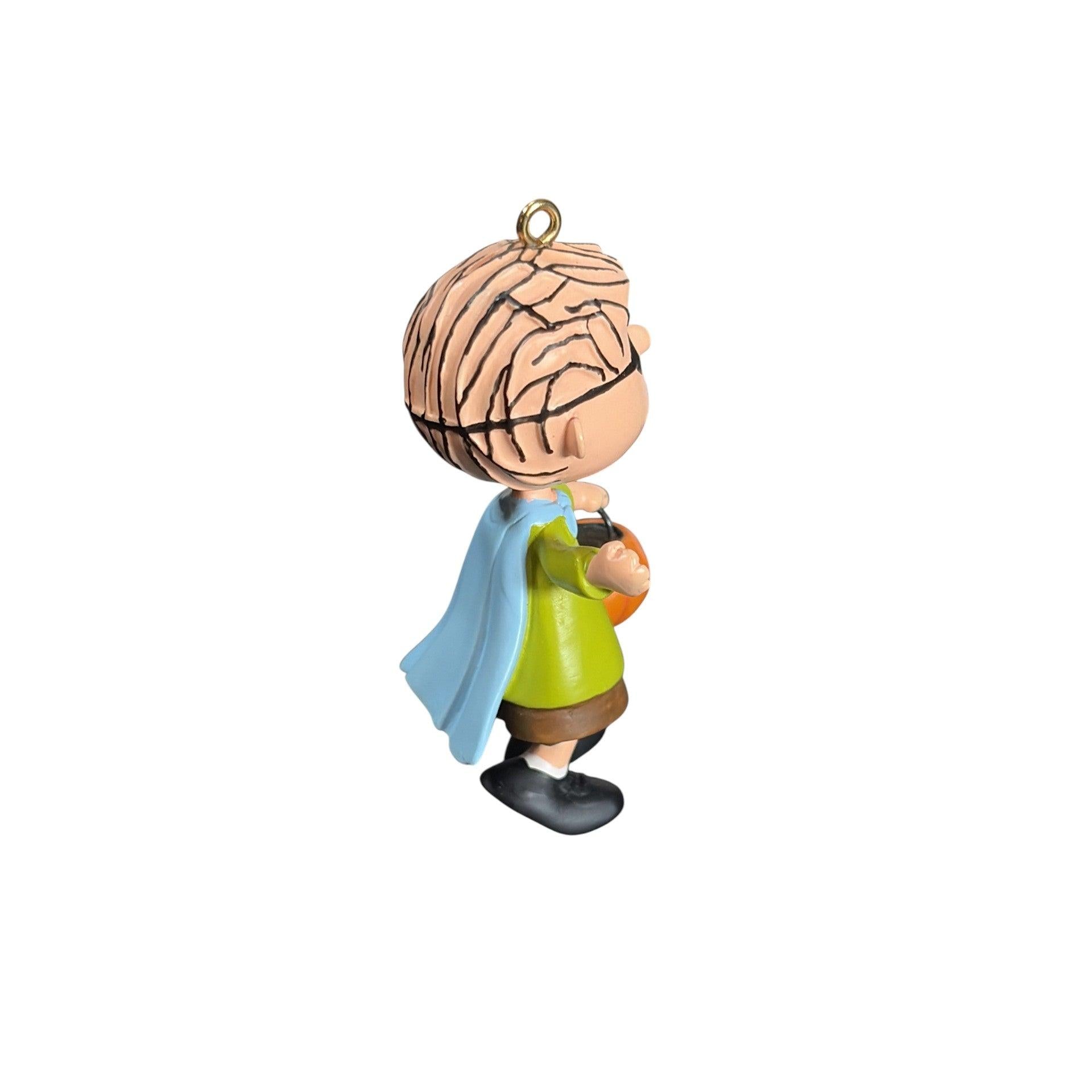 2009 Super Linus Hallmark Ornament (Peanuts) QFO4015 Image4