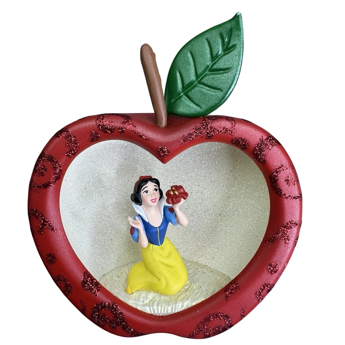2009 The Fairest of Them All Hallmark Ornament (Snow White) QXD2105 Image1