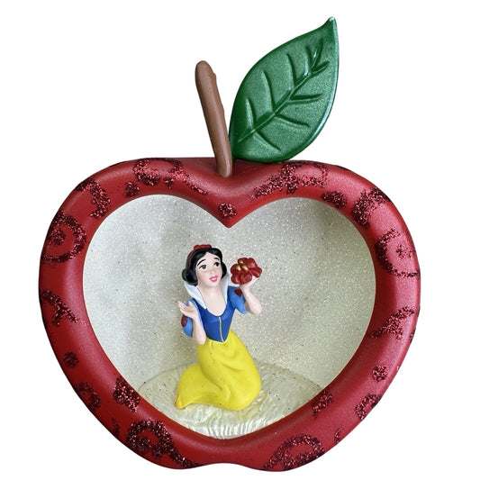 2009 The Fairest of Them All Hallmark Ornament (Snow White) QXD2105 Image1