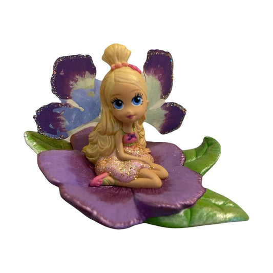 2009 Thumbelina Hallmark Ornament (Barbie) QXI1345 Image1