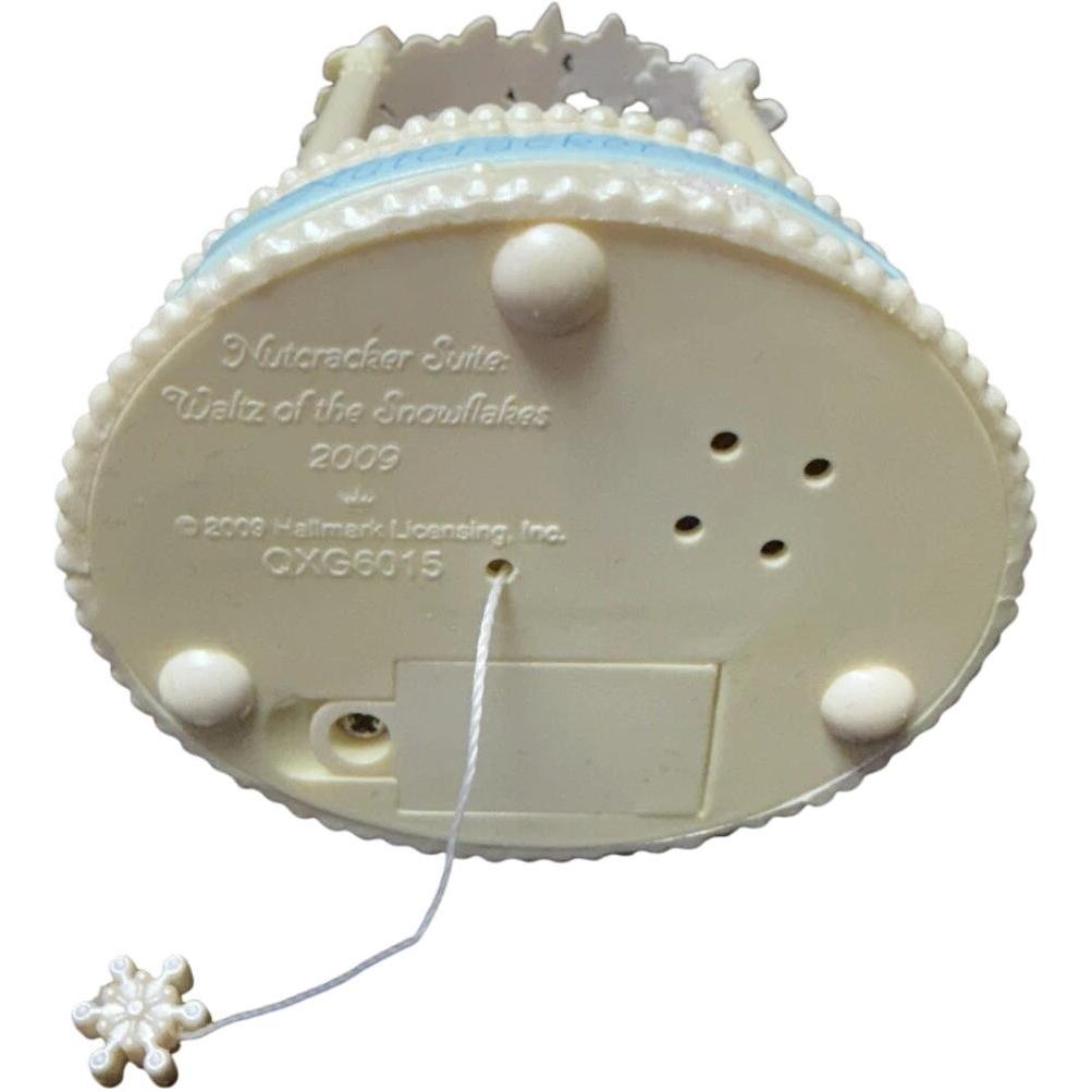 2009 Waltz of the Snowflakes Hallmark Ornament (Ballet) QXG6015