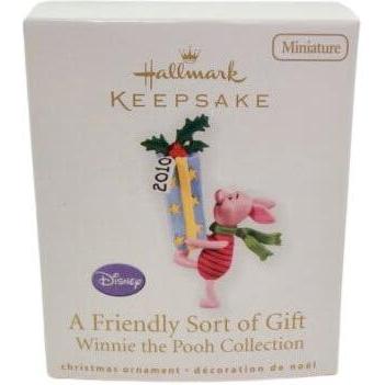 2010 A Friendly Sort of Gift Hallmark Ornament (Winnie the Pooh) QXM9003