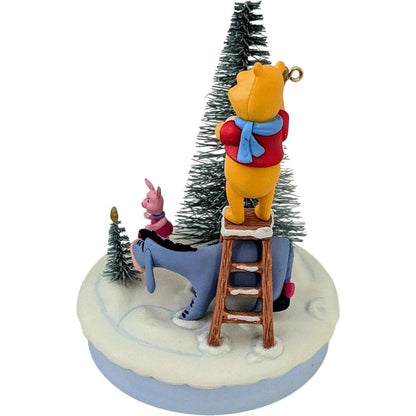 2010 Deck the Woods! Hallmark Ornament (Winnie the Pooh) QXD1023