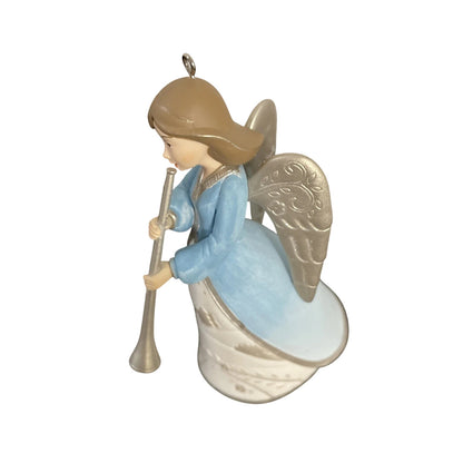 2010 Musical Messenger Hallmark Ornament (Angel) QXG7316