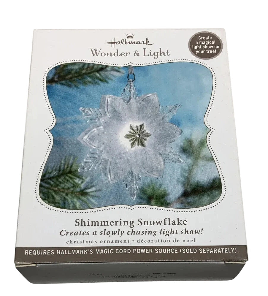 2010 Shimmering Snowflake Hallmark Ornament (Wonder and Light) QXG3636