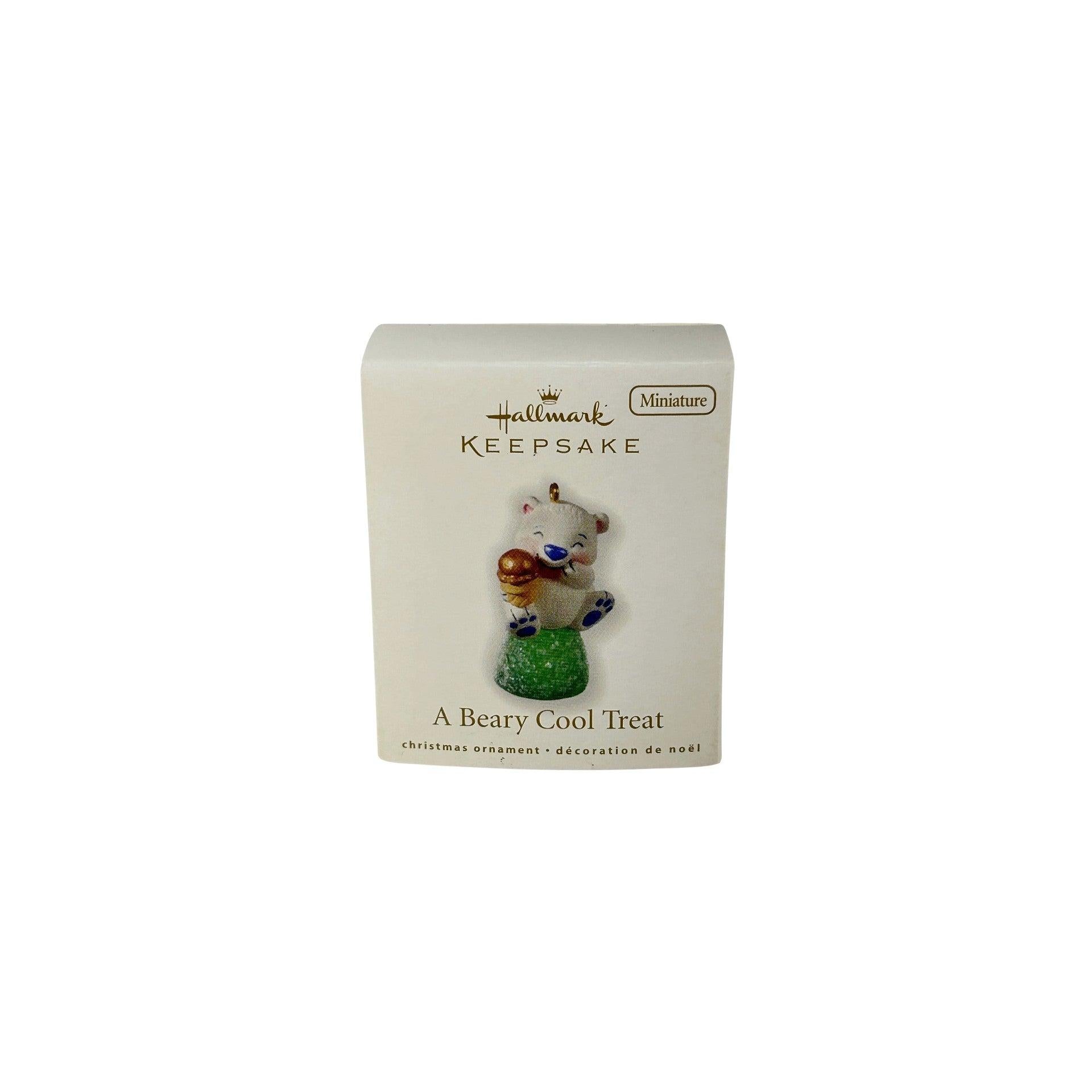 2010 A Beary Cool Treat Hallmark Ornament (Polar Bear) QXM9046 Image2