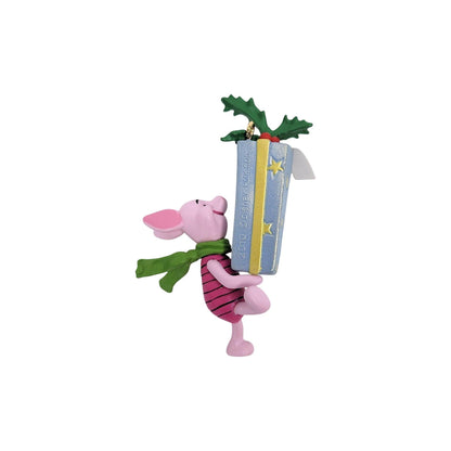 2010 A Friendly Sort of Gift Hallmark Ornament (Winnie the Pooh) QXM9003 Image4