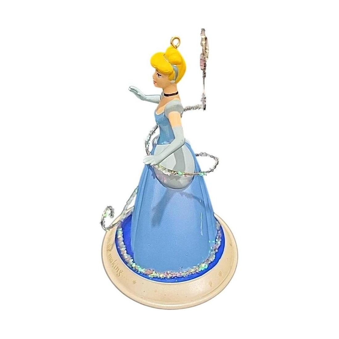 2010 Bippity Boppity Boo! Hallmark Ornament (Cinderella) QXD1053 Image4