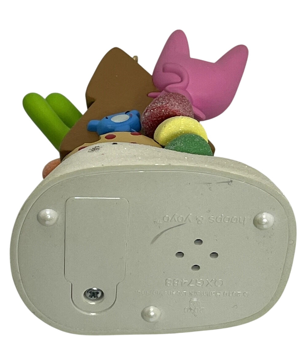 2010 Goodie for Santa? Hallmark Ornament (Hoops & Yoyo) QXG7483 Image5