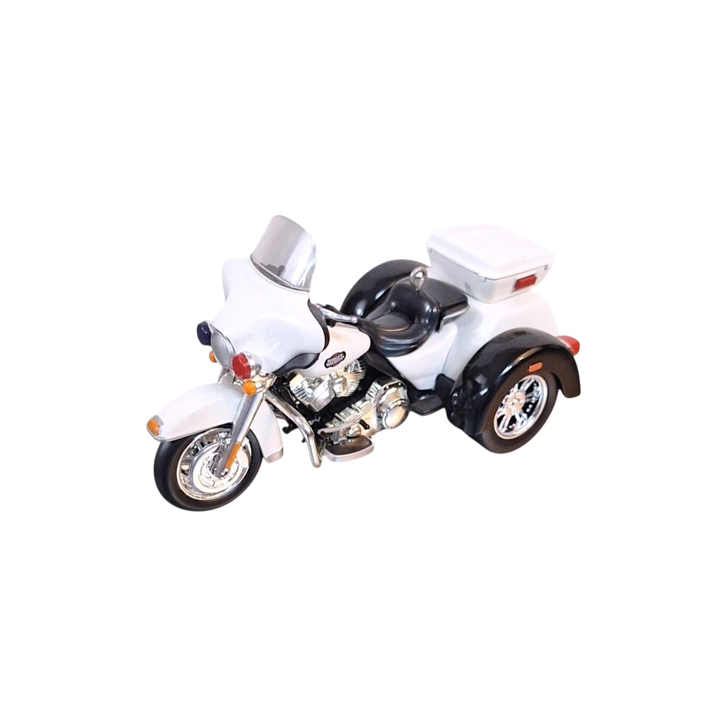 2010 Hallmark Ornament (2009) Tri Glide Ultra Classic Inaugural Trike Hallmark Ornament (Harley-Davidson) QXE3043 Image5