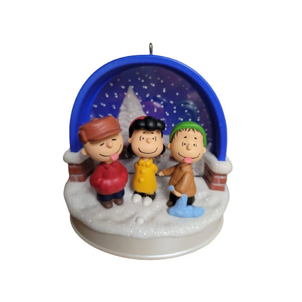 2010 Ho! Ho! Ho! Tasty Snow! Hallmark Ornament (Peanuts) QXI2927