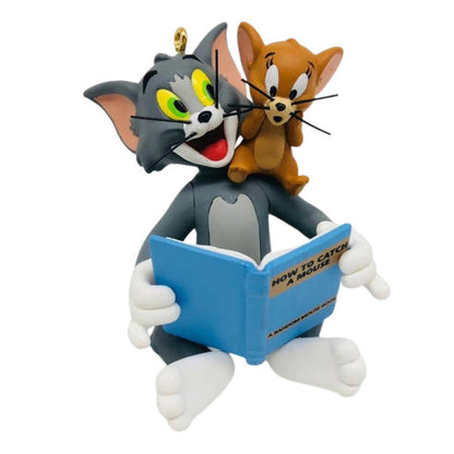 2010 How to Catch a Mouse Hallmark Ornament (Tom and Jerry) QX2143