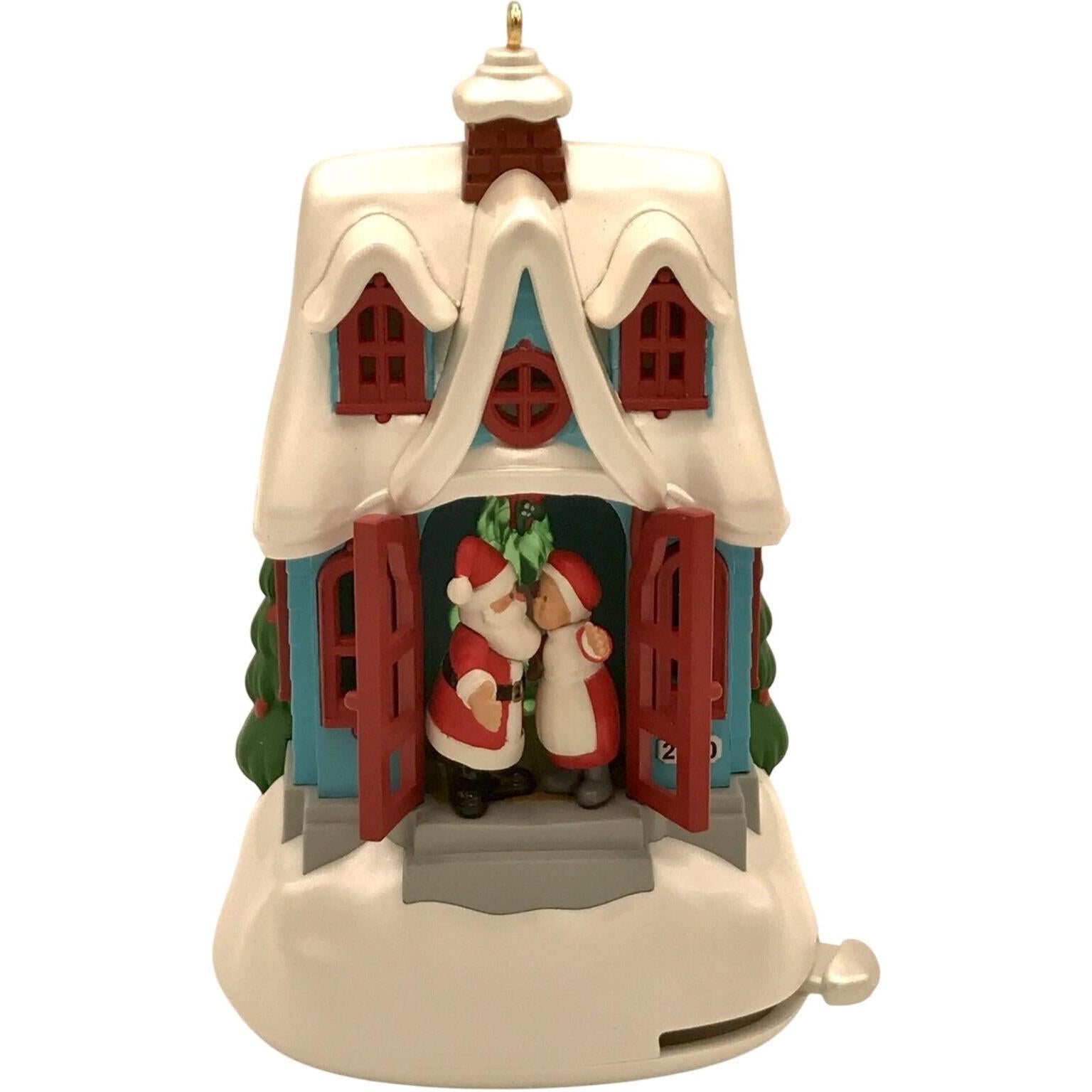 2010 Kissmas Cottage Hallmark Ornament (Kringleville) QX8633