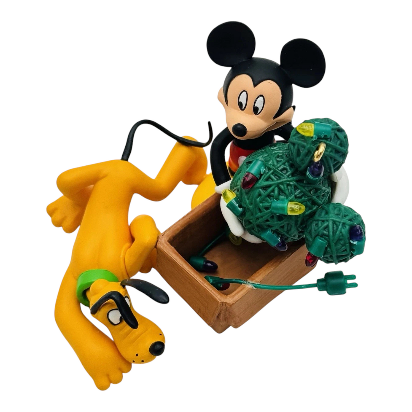 2010 Knot a Problem Hallmark Ornament (Mickey Mouse & Friends) QXD1006