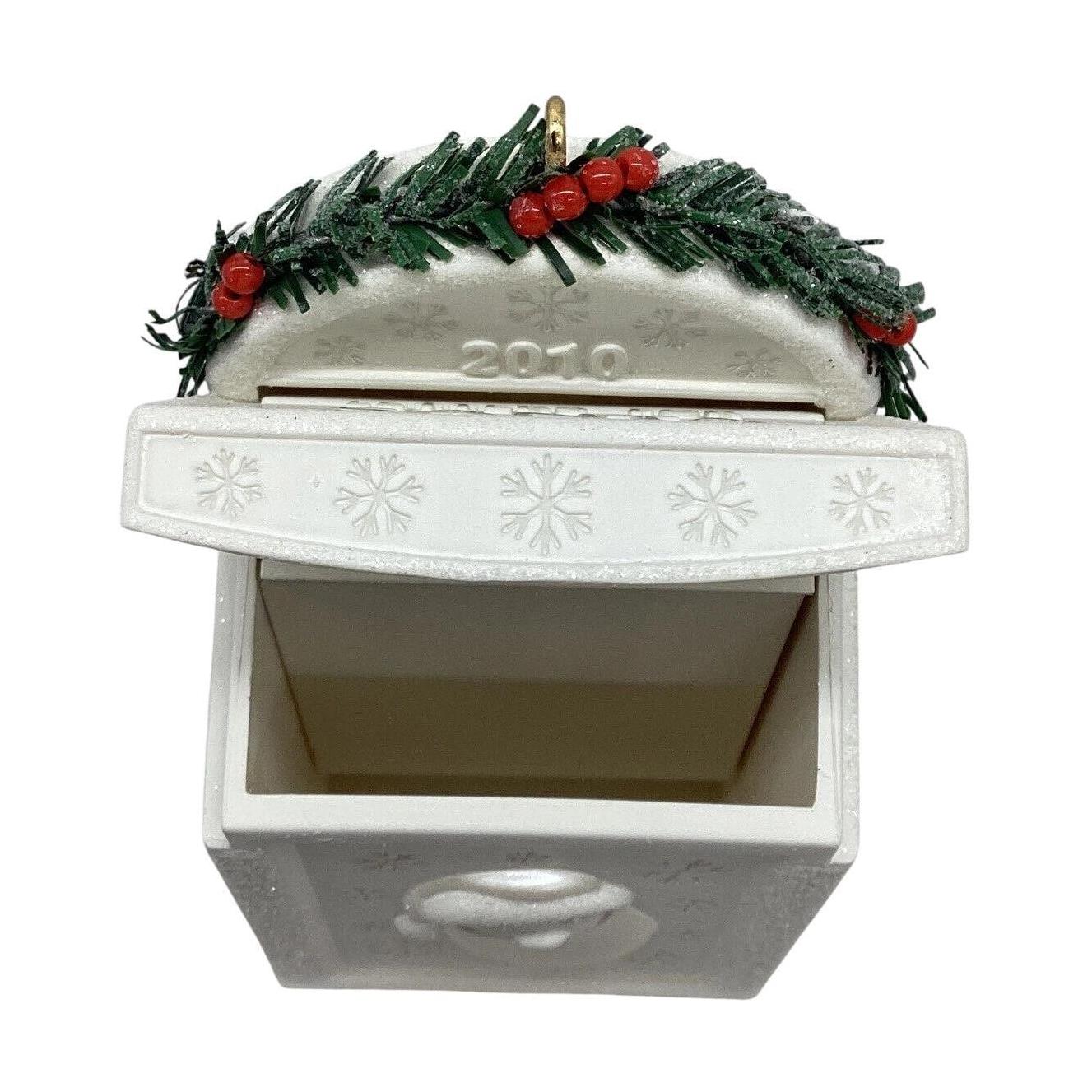 2010 Letters for Santa Hallmark Ornament (Magic mailbox for letters to Santa!) QXG7566 Image4