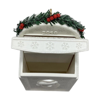 2010 Letters for Santa Hallmark Ornament (Magic mailbox for letters to Santa!) QXG7566 Image4