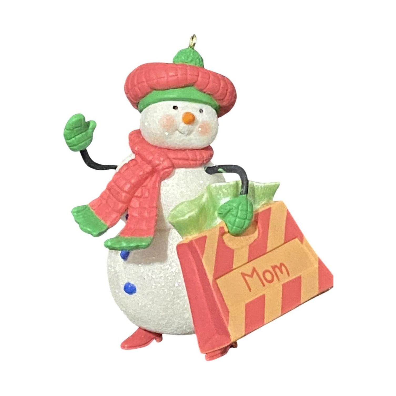 2010 Merry-Making Mom Hallmark Ornament (Mom) QXG7016 Image3