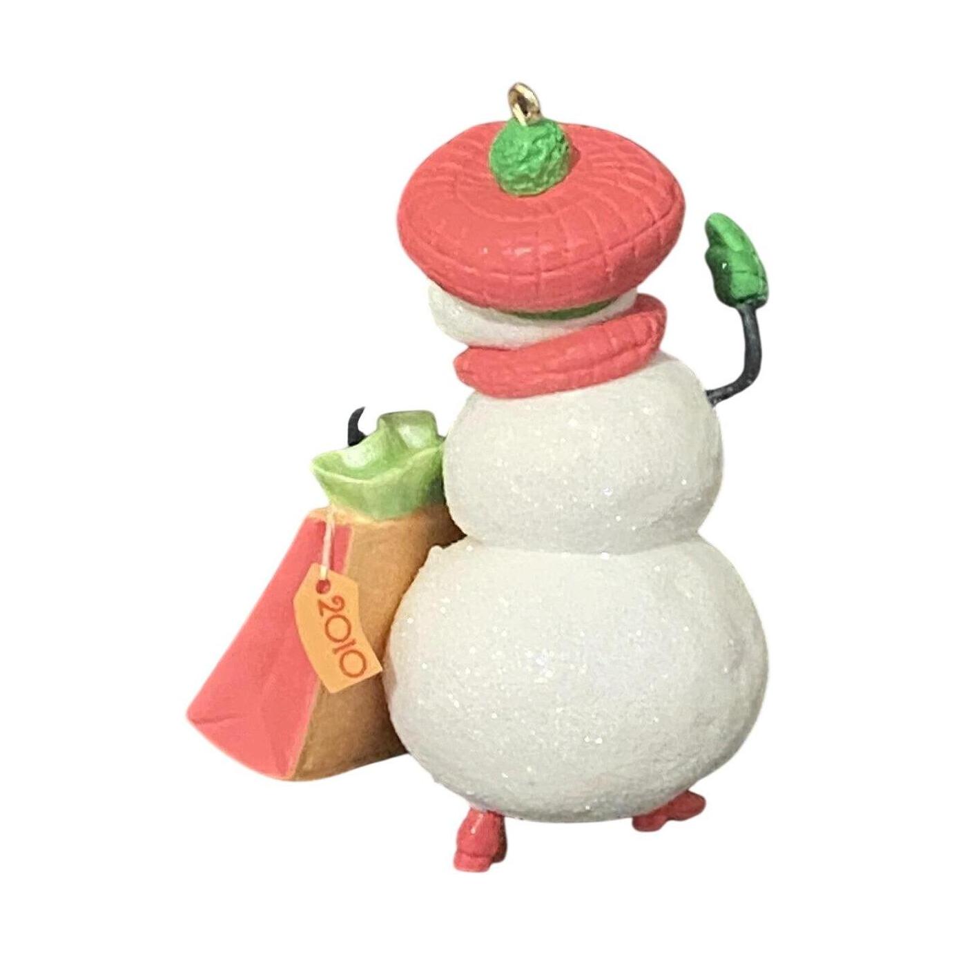 2010 Merry-Making Mom Hallmark Ornament (Mom) QXG7016 Image4