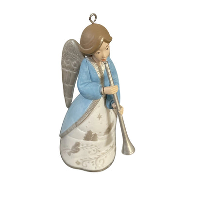2010 Musical Messenger Hallmark Ornament (Angel) QXG7316