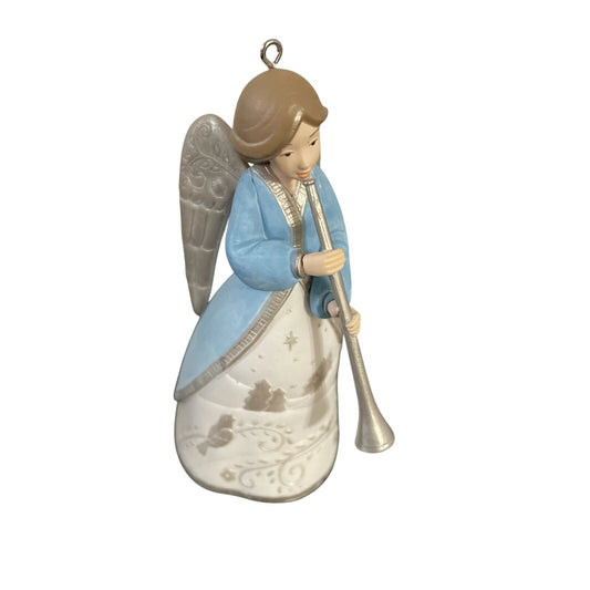 2010 Musical Messenger Hallmark Ornament (Angel) QXG7316
