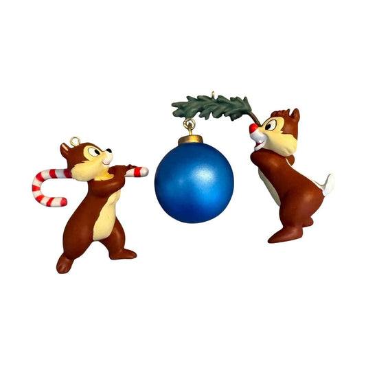 2010 O Christmas Chipmunks! Hallmark Ornament (Chip 'n Dale) QXE3066 Image1