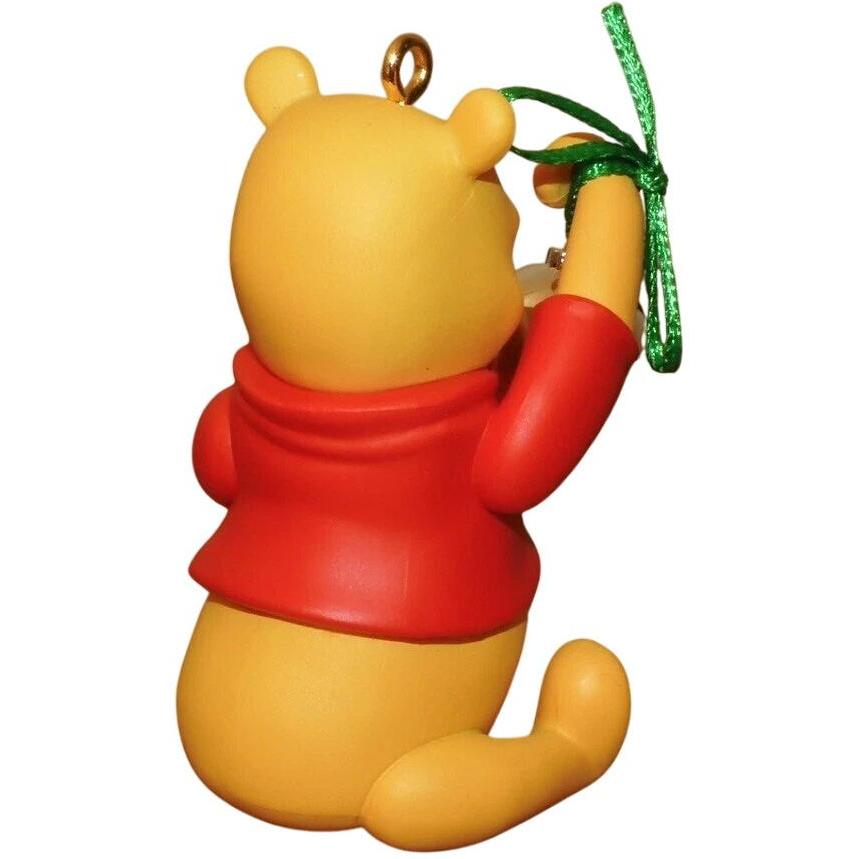 2010 Pooh Reflects on Christmas Hallmark Ornament (Winnie the Pooh) QXD1016