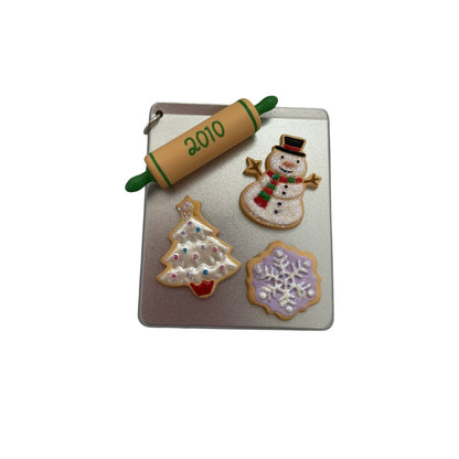 2010 Season's Treatings Hallmark Ornament (Season's Treatings) AD4422 Image3