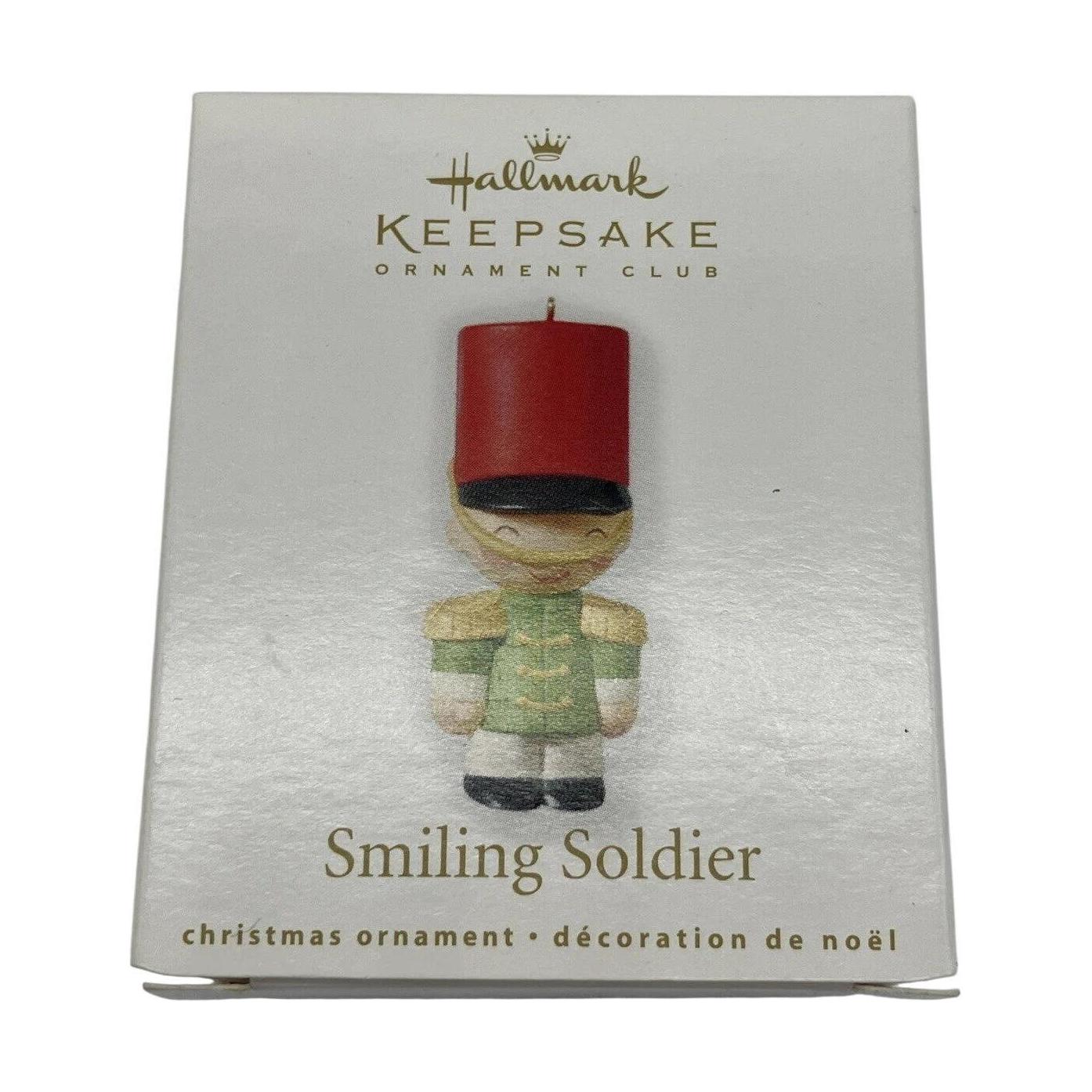 2010 Smiling Solider Hallmark Ornament (Miniature Clothespin Soldier) LPR3403 Image2
