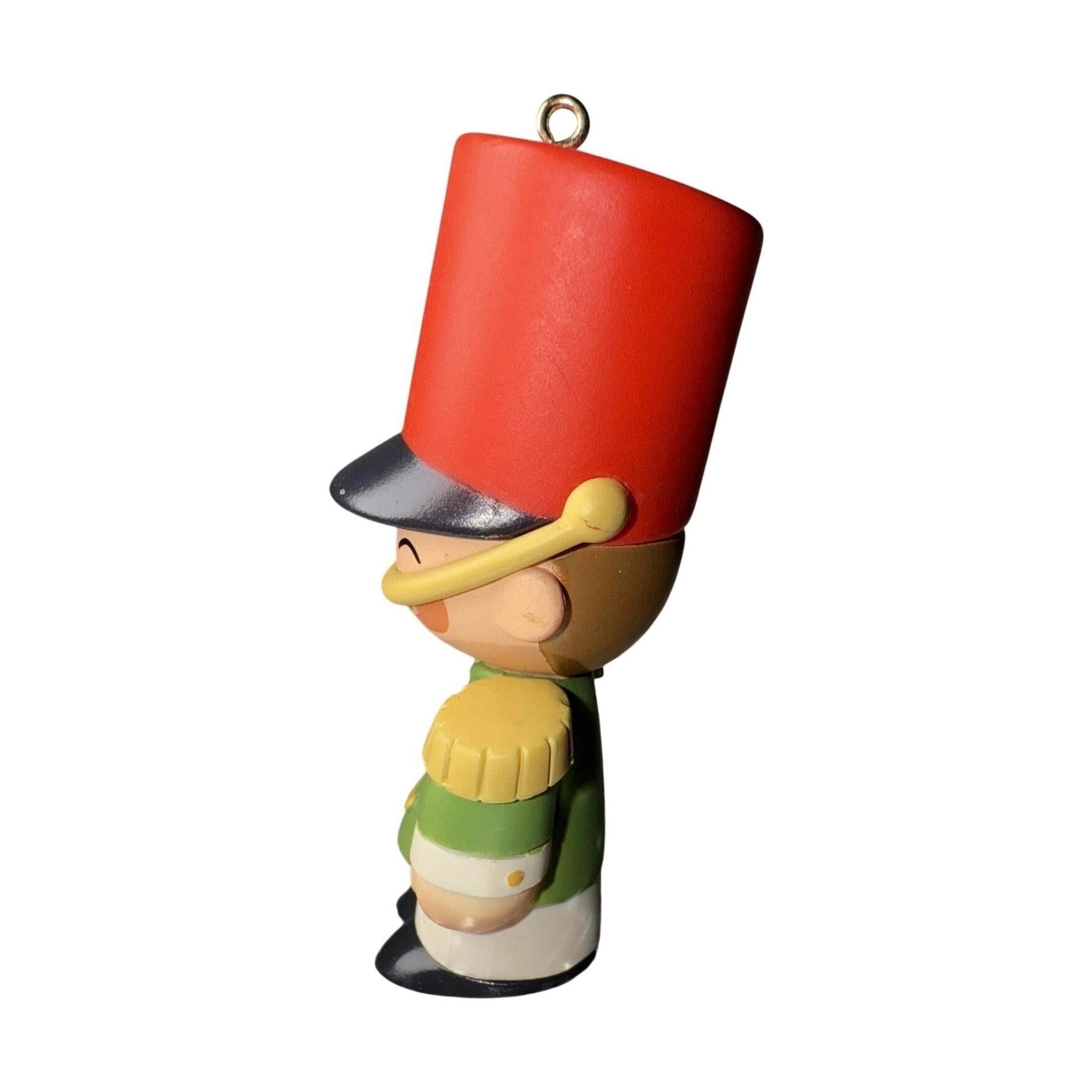 2010 Smiling Solider Hallmark Ornament (Miniature Clothespin Soldier) LPR3403 Image3