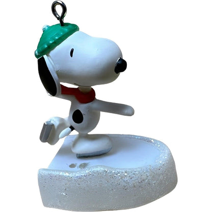 2010 Snoopy on Ice Hallmark Ornament (Peanuts) QRP4733