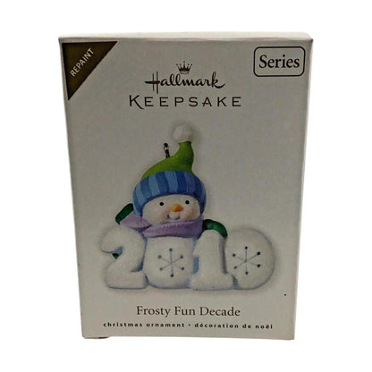 2010 Snowman with Hat & Scarf Hallmark Ornament (Frosty Fun Decade) QX8143 Image2