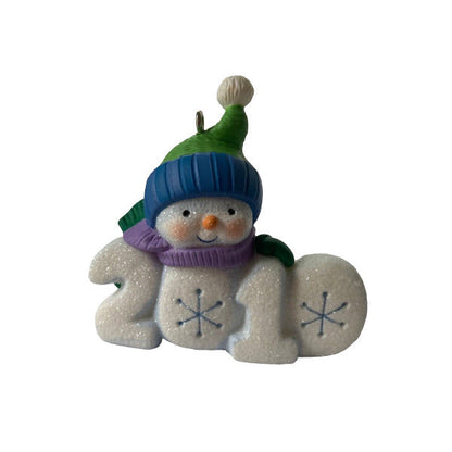 2010 Snowman with Hat & Scarf Hallmark Ornament (Frosty Fun Decade) QX8143