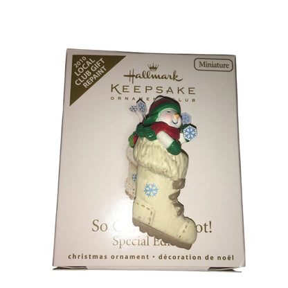 2010 So Cute in a Boot! Hallmark Ornament (Snowmen) QXC9053