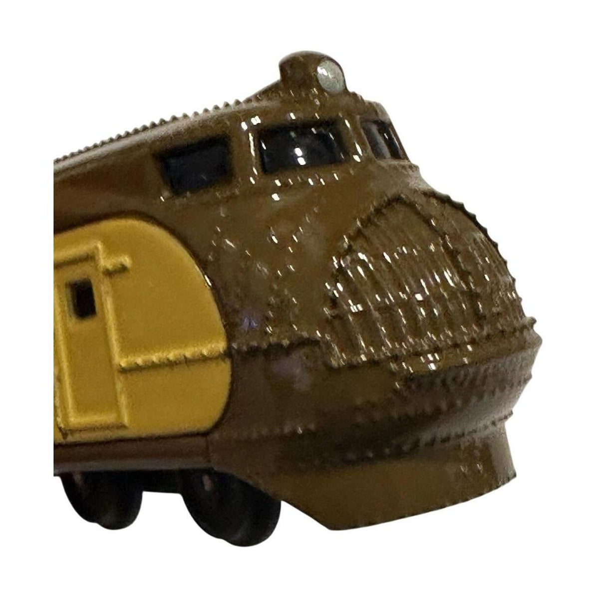 2010 Union Pacific Streamliner Locomotive Hallmark Ornament (Lionel) QX8626 Image4