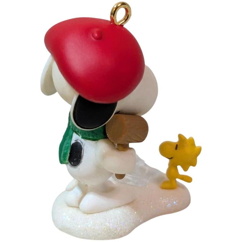 2010 Winter Fun With Snoopy Hallmark Ornament (Winter Fun with Snoopy) QXM9023