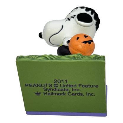 2011 A Monstroua Disguise (Peanuts)