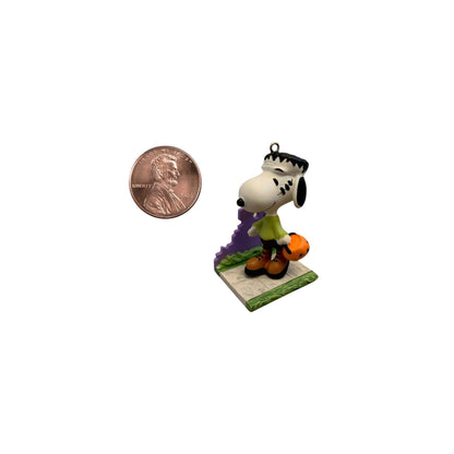2011 A Monstroua Disguise (Peanuts)