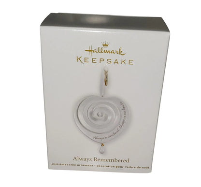 2011 Always Remebered Hallmark Ornament (Always Remebered) QXG4159