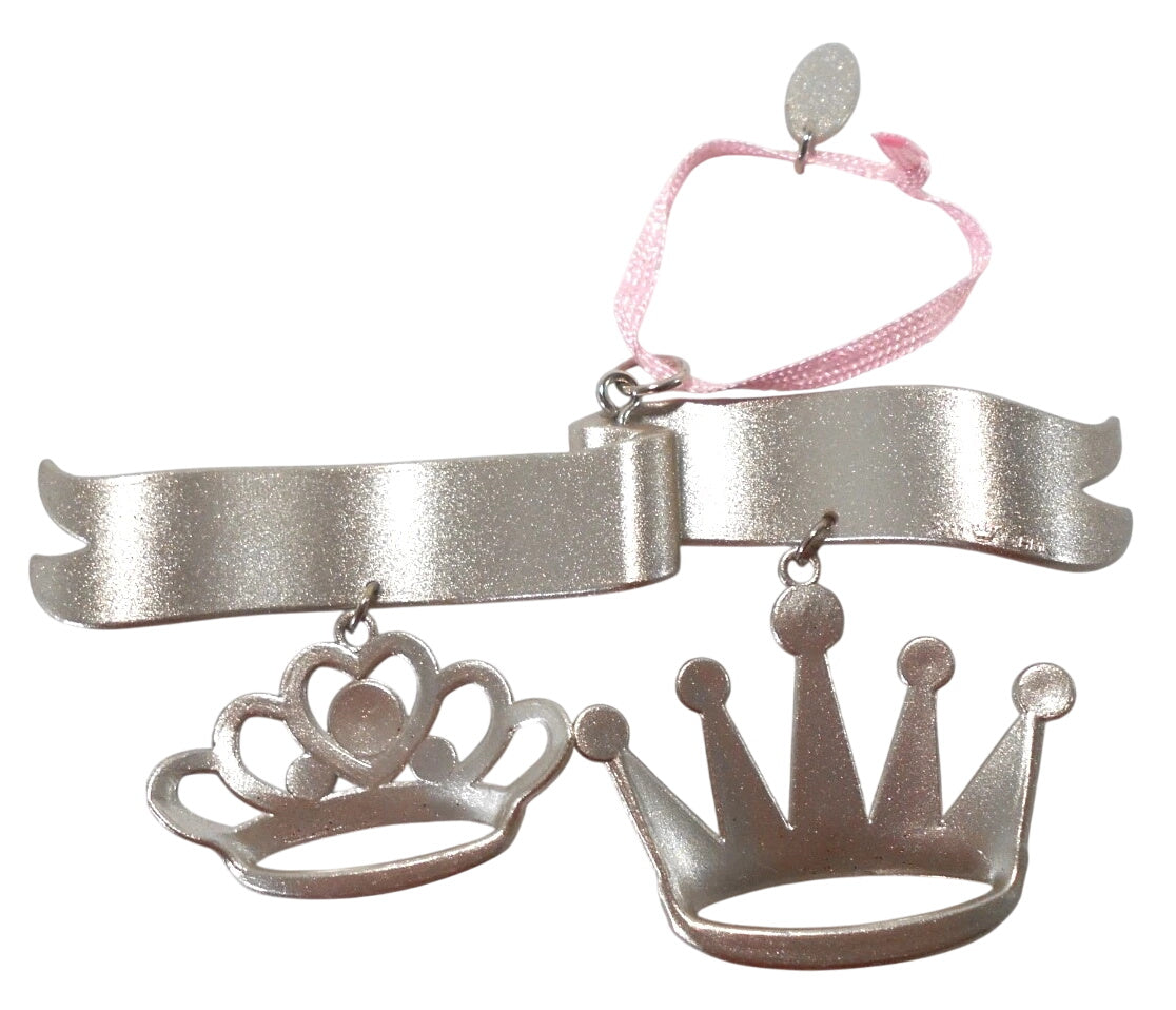 2011 Like Mom, Like Daughter Hallmark Ornament (Family) QXG4169